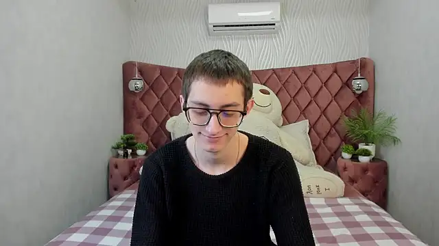 RonBevs online show from April 22, 2026, 7:48 pm