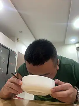 Cunzhangshibage02 online show from April 21, 2026, 11:29 pm