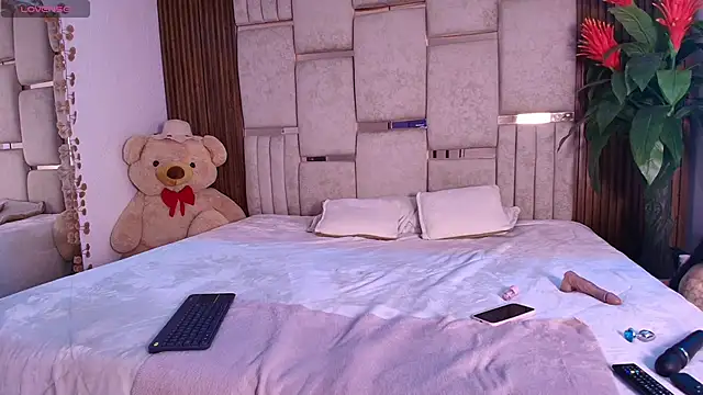 Zoe- -din online show from April 3, 2026, 2:42 am