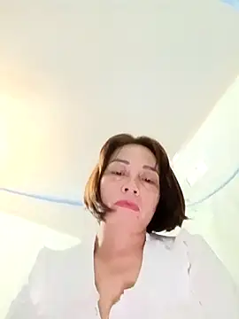 Lyly22x online show from March 31, 2026, 10:32 pm