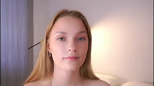 Snapshot of HellenSlavis chatting on March 13, 2026, 10:11 am HellenSlavis online show from March 13, 2026, 10:11 am