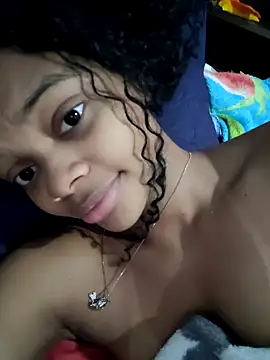 Snapshot of marialuiza2027 chatting on April 17, 2026, 11:46 am marialuiza2027 online show from April 17, 2026, 11:46 am