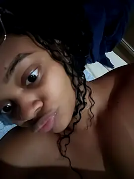 Snapshot of marialuiza2027 chatting on April 30, 2026, 3:13 am marialuiza2027 online show from April 30, 2026, 3:13 am