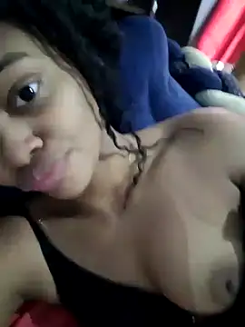 Snapshot of marialuiza2027 chatting on May 7, 2026, 12:43 pm marialuiza2027 online show from May 7, 2026, 12:43 pm