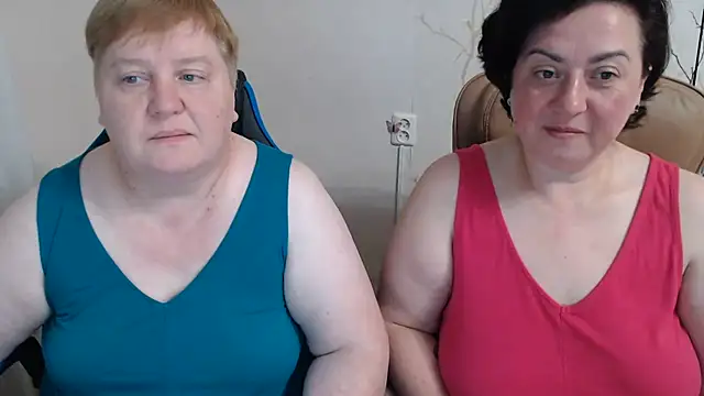 Snapshot of Lindy-Jeanie chatting on June 17, 2026, 6:53 pm Lindy-Jeanie online show from June 17, 2026, 6:53 pm