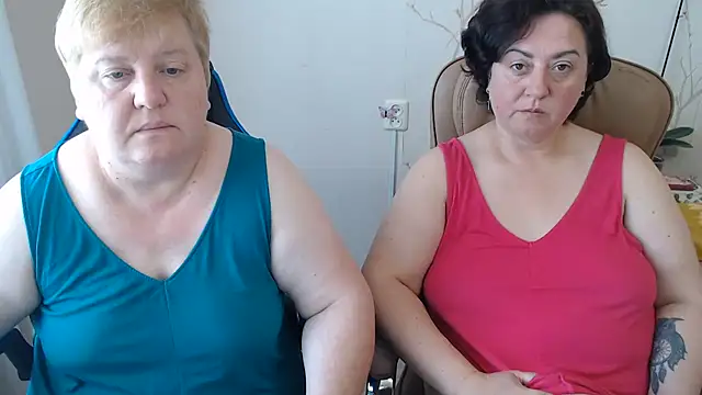 Snapshot of Lindy-Jeanie chatting on July 17, 2026, 10:00 am Lindy-Jeanie online show from July 17, 2026, 10:00 am