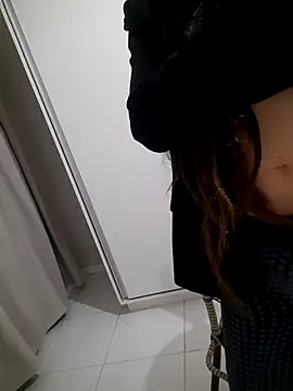 pimentinha02 online show from May 8, 2026, 3:12 am