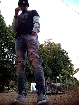 Snapshot of spittingpig1 chatting on March 18, 2026, 10:29 am spittingpig1 online show from March 18, 2026, 10:29 am