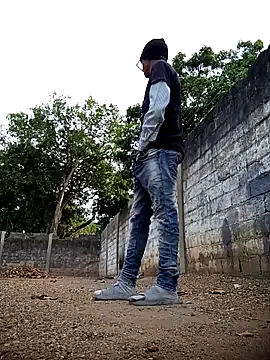 Snapshot of spittingpig1 chatting on March 19, 2026, 11:36 am spittingpig1 online show from March 19, 2026, 11:36 am