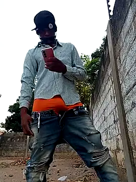 Snapshot of spittingpig1 chatting on March 24, 2026, 11:15 am spittingpig1 online show from March 24, 2026, 11:15 am