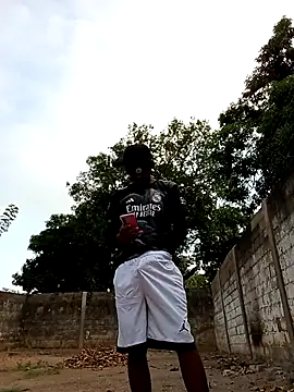 Snapshot of spittingpig1 chatting on March 25, 2026, 12:00 pm spittingpig1 online show from March 25, 2026, 12:00 pm