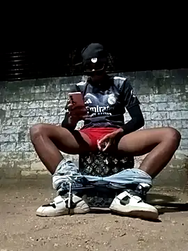 Snapshot of spittingpig1 chatting on March 26, 2026, 12:06 am spittingpig1 online show from March 26, 2026, 12:06 am