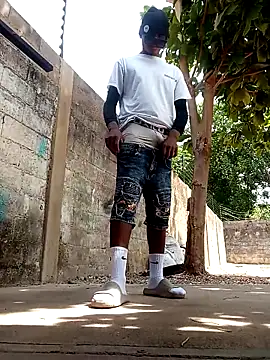 Snapshot of spittingpig1 chatting on March 26, 2026, 2:44 pm spittingpig1 online show from March 26, 2026, 2:44 pm