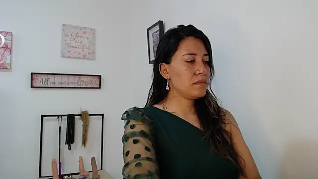 violeta scott online show from April 15, 2026, 2:35 pm