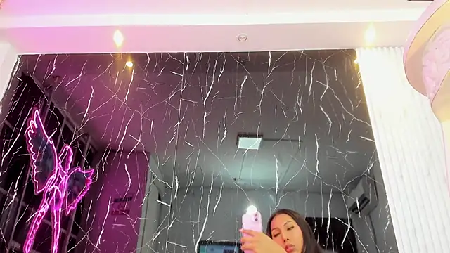 Mia hornny  online show from June 28, 2026, 11:00 pm