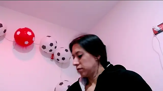 ItsAmara online show from July 15, 2026, 4:12 pm