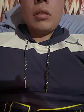 DanielZz69 online show from May 28, 2026, 1:25 am