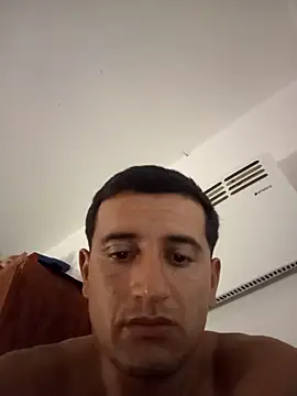 Snapshot of javiw09 chatting on March 14, 2026, 5:35 am javiw09 online show from March 14, 2026, 5:35 am