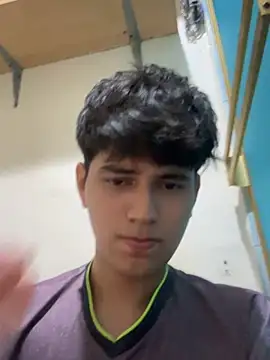 Snapshot of crxsverx chatting on March 13, 2026, 8:43 am crxsverx online show from March 13, 2026, 8:43 am