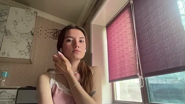 Snapshot of Lili_Kilian chatting on April 3, 2026, 12:03 pm Lili Kilian online show from April 3, 2026, 12:03 pm