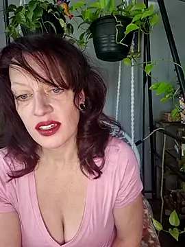 PurpleBunnyxo online show from May 3, 2026, 4:35 pm