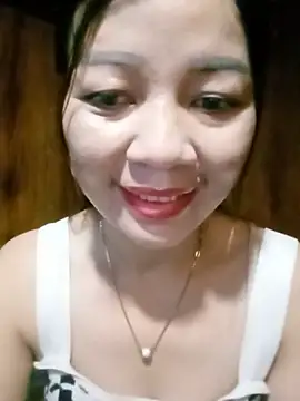 Yiyi102300 online show from June 14, 2026, 2:24 am