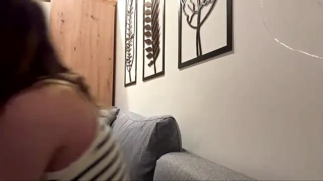 Snapshot of BunnyEskaf chatting on April 12, 2026, 6:57 pm BunnyEskaf online show from April 12, 2026, 6:57 pm