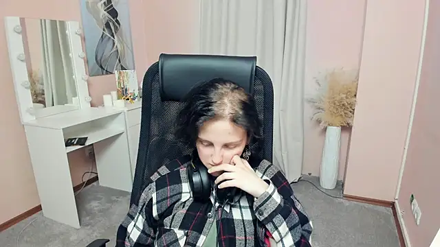 ChauRoberds online show from March 14, 2026, 11:59 am