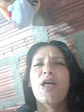 sofiamartinezx online show from April 1, 2026, 6:16 pm