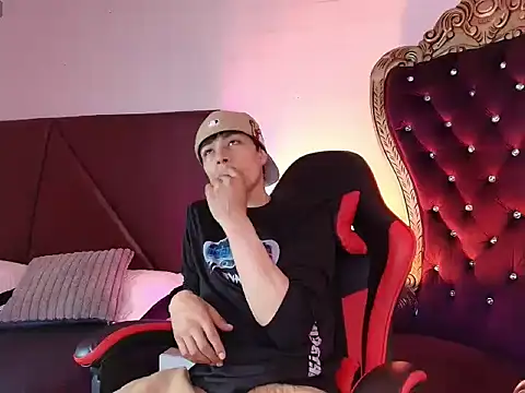 Snapshot of Andreew_Style chatting on March 16, 2026, 8:46 pm Andreew Style online show from March 16, 2026, 8:46 pm