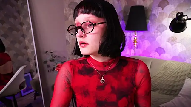 Velvet Lily online show from March 31, 2026, 8:42 pm