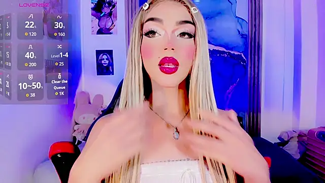 Snapshot of blonde_queen- chatting on July 7, 2026, 7:23 am blonde queen- online show from July 7, 2026, 7:23 am