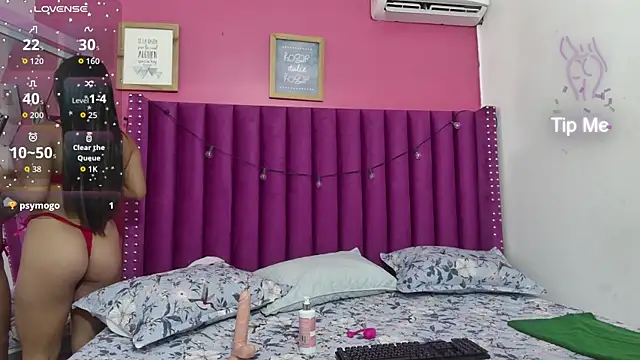 lindaa022 online show from April 8, 2026, 2:33 am