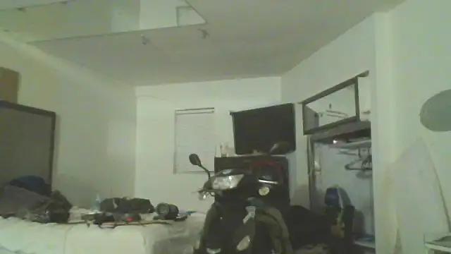 Snapshot of CaptCraker chatting on April 6, 2026, 6:03 am CaptCraker online show from April 6, 2026, 6:03 am