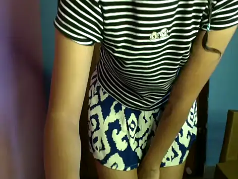 Snapshot of ezabela_ chatting on April 10, 2026, 7:35 am ezabela online show from April 10, 2026, 7:35 am