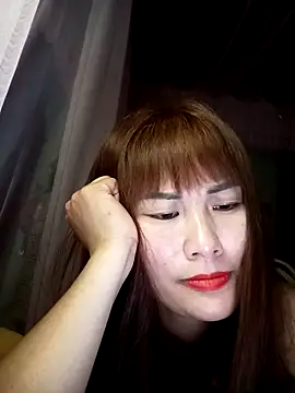 Lucxy-ki6 online show from April 13, 2026, 2:33 pm