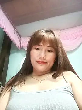 Snapshot of Lucxy-ki6 chatting on May 28, 2026, 1:52 pm Lucxy-ki6 online show from May 28, 2026, 1:52 pm