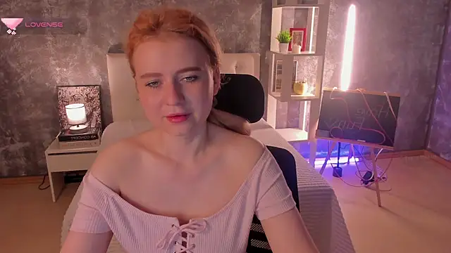 Shiny Liss online show from June 30, 2026, 1:39 am