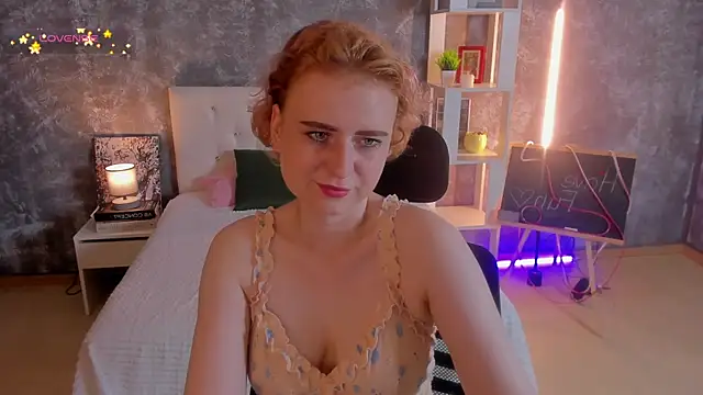 Shiny Liss online show from July 5, 2026, 1:23 am