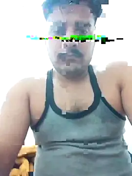 Decentlover67 online show from April 13, 2026, 2:33 pm