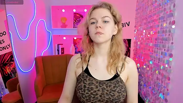 ElizabethVane online show from May 22, 2026, 7:04 am