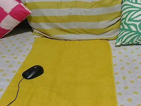 Melitaxx online show from April 28, 2026, 4:28 am