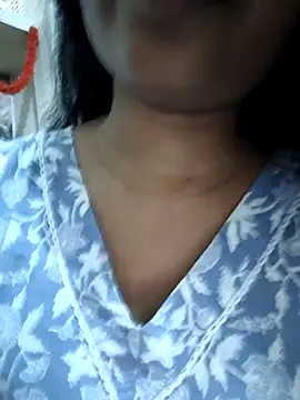 Snapshot of Blossom_lily chatting on March 28, 2026, 9:42 am Blossom lily online show from March 28, 2026, 9:42 am