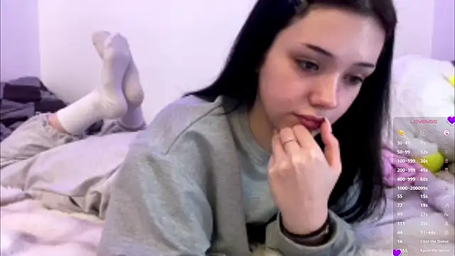BeckyAurielle online show from April 5, 2026, 4:37 pm