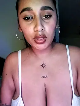 Mia skyy18 online show from April 29, 2026, 6:39 am