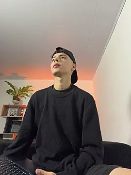 SebastianReed  online show from June 25, 2026, 4:23 am