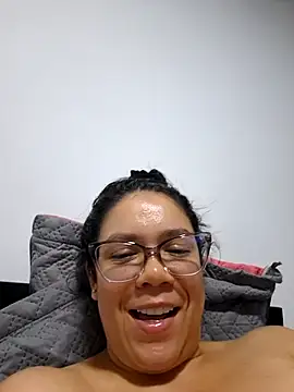 Snapshot of Aila_Phone chatting on May 15, 2026, 4:41 am Aila Phone online show from May 15, 2026, 4:41 am