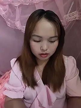 Snapshot of Mina_xYx chatting on June 10, 2026, 4:45 am Mina xYx online show from June 10, 2026, 4:45 am