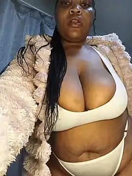 BeverlyQueen15 online show from July 25, 2026, 6:49 pm