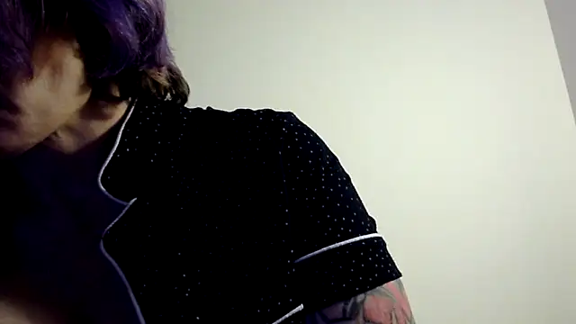 kitty-kitten82 online show from March 27, 2026, 12:27 pm